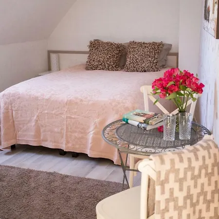 Suviste 3* Kuressaare