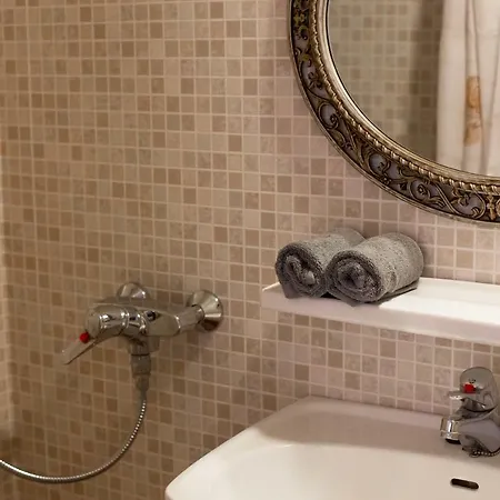 Gæstehus Suviste 3*